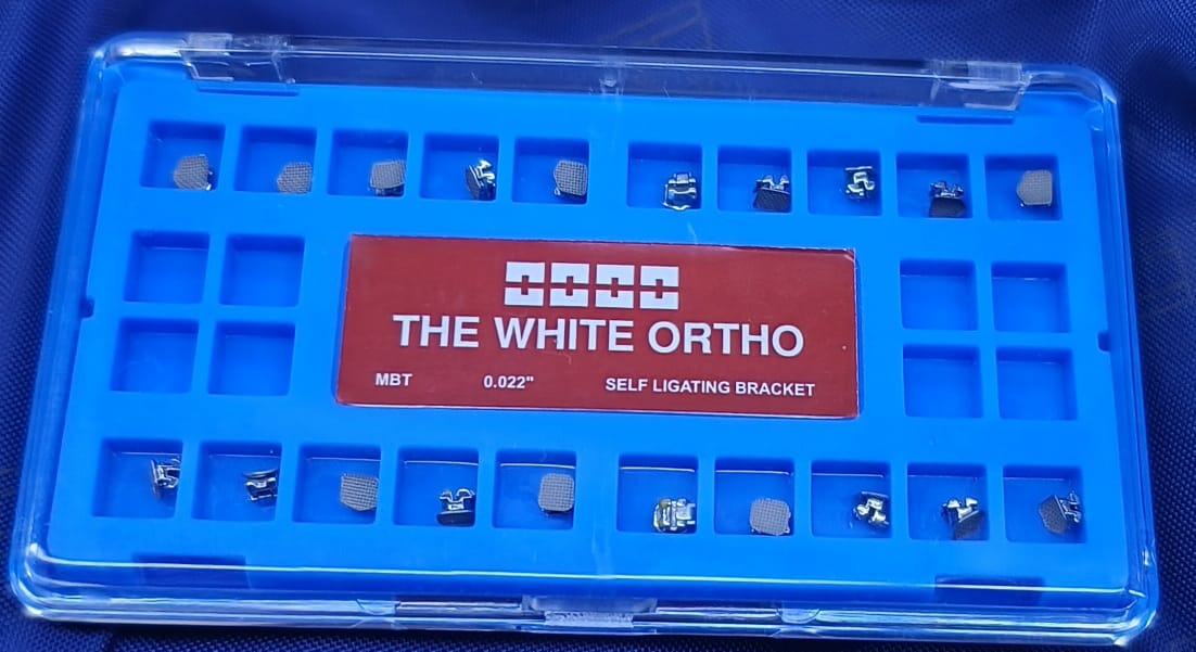 The white ortho premium Self Ligating Brackets Mbt 0.022